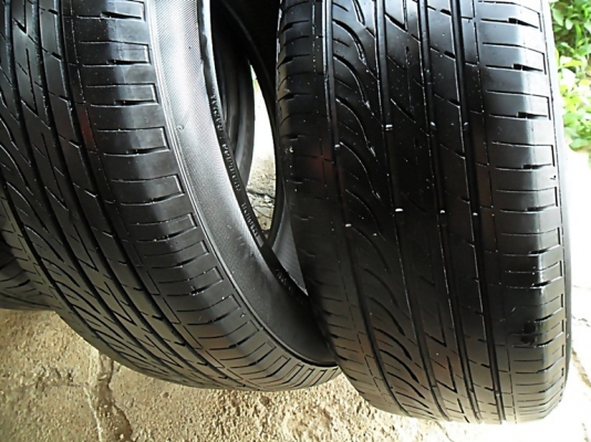 ยาง17 ลงพื้นปี15 บริดสโตน 215-55-R17 (4เส้น4,300)