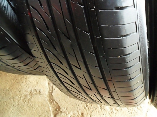 ยาง17 ลงพื้นปี15 บริดสโตน 215-55-R17 (4เส้น4,300)