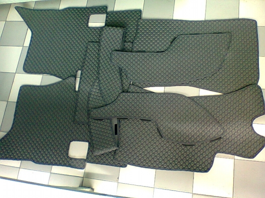 SALE พรมกระดุมเข้ารูปเต็มคัน TOYOTA REVO 4 ประตู SALE พรมกระดุมเข้ารูปเต็มคัน TOYOTA REVO 4 ประตู