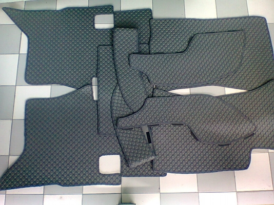 SALE พรมกระดุมเข้ารูปเต็มคัน TOYOTA REVO 4 ประตู