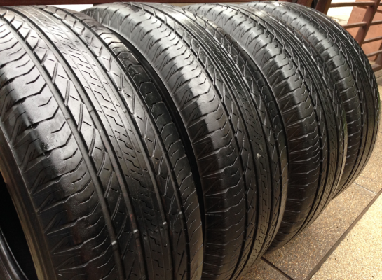 ยาง Bridgestone 255 70 15 ปี14 ดอกเยอะ พร้อมใช้งาน ราคาไม่แพง