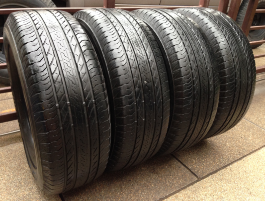 ยาง Bridgestone 255 70 15 ปี14 ดอกเยอะ พร้อมใช้งาน ราคาไม่แพง