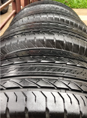 ยาง Bridgestone 255 70 15 ปี14 ดอกเยอะ พร้อมใช้งาน ราคาไม่แพง