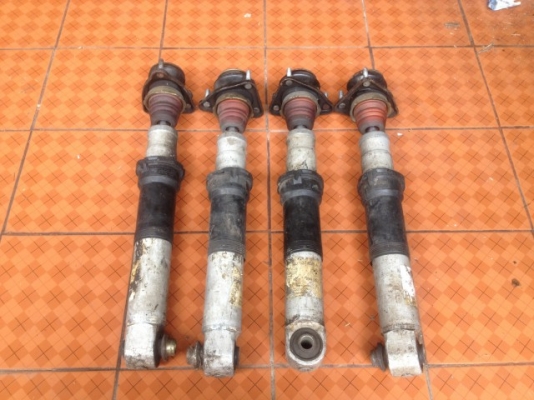 โช้ค BMW เก่าญี่ปุ่นไม่ทราบรุ่น คู่ละ