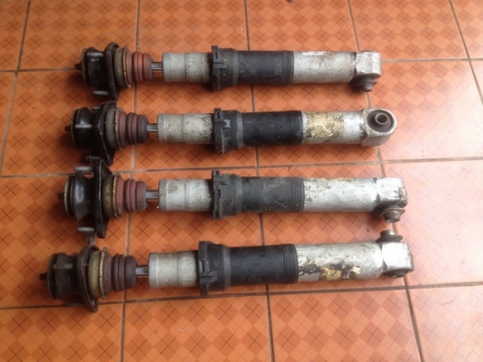 โช้ค BMW เก่าญี่ปุ่นไม่ทราบรุ่น คู่ละ โช้ค BMW เก่าญี่ปุ่นไม่ทราบรุ่น คู่ละ