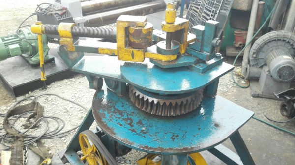 Sell> เครื่องดัดท่อไอเสีย 3" มอเตอร์ Mitsu 5 HP 380V มาแต่ตัวไม่มีอุปกรณ์ สภาพยังสดเฟืองอ้วนเต็มมาเทสก่อนได้!!