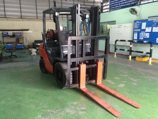 Forklift ยี่ห้อ TOYOTA รุ่น 308FGJ35