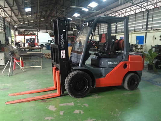Forklift ยี่ห้อ TOYOTA รุ่น 308FGJ35
