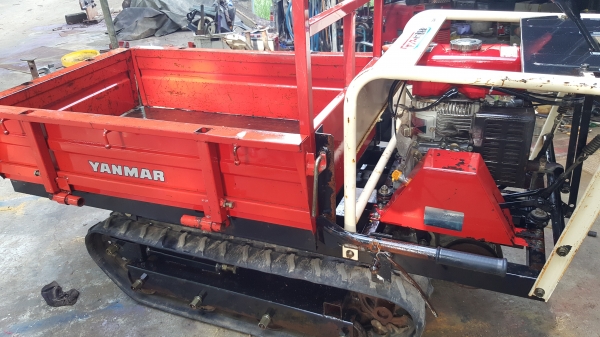 รถบรรทุกการเกษตรและก่อสร้างนั่งขับ รหัสสินค้า A3-8 เดิมๆเราไม่มีมีแต่ปรับสภาพแล้วพร้อมใช้