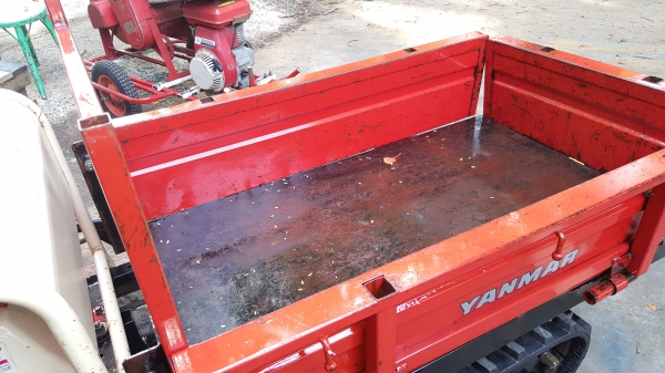 รถบรรทุกการเกษตรและก่อสร้างนั่งขับ รหัสสินค้า A3-8 เดิมๆเราไม่มีมีแต่ปรับสภาพแล้วพร้อมใช้