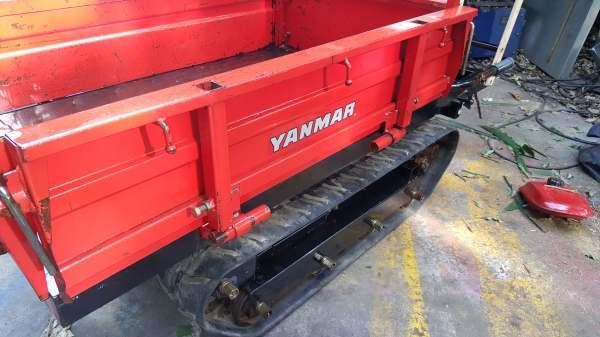 รถบรรทุกการเกษตรและก่อสร้างนั่งขับ รหัสสินค้า A3-8 เดิมๆเราไม่มีมีแต่ปรับสภาพแล้วพร้อมใช้