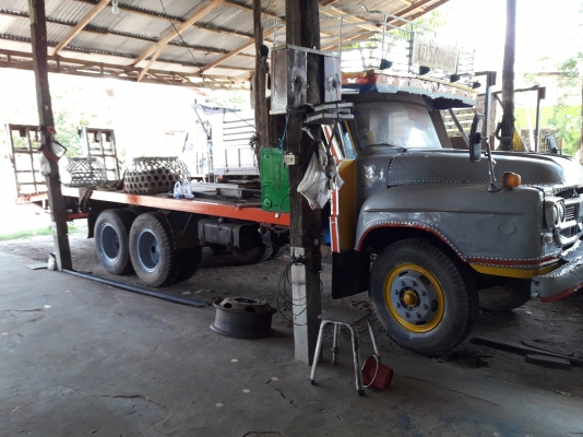 ขายเทลเลอร์ 10 ล้อ 1 เพลาสำหรับขึ้นรถเกี่ยว รถแบคโฮ หางพับไฮดรอลิค ทะเบียนพร้อมโอน