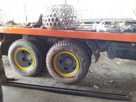 ขายเทลเลอร์ 10 ล้อ 1 เพลาสำหรับขึ้นรถเกี่ยว รถแบคโฮ หางพับไฮดรอลิค ทะเบียนพร้อมโอน
