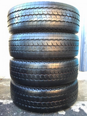 ขายยาง BRIDGESTONE DURAVIS R624 215-70-16 ปลายปี14 ดอกเต็ม ไม่มีปะ ไม่มีตำหนิ ชุดละ 5,900 บาท