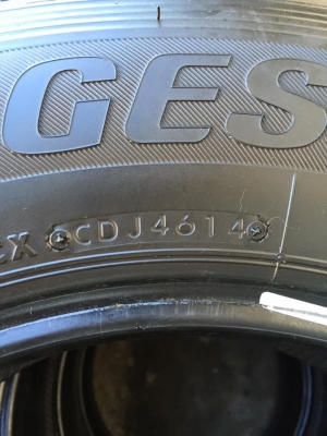 ขายยาง BRIDGESTONE DURAVIS R624 215-70-16 ปลายปี14 ดอกเต็ม ไม่มีปะ ไม่มีตำหนิ ชุดละ 5,900 บาท