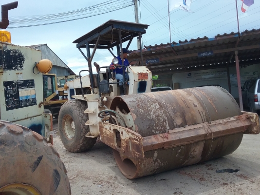 ขาย 565,000 รถบด INGERSOLL RAND SD100D-B 2 เพลา สั่นสะเทือน เครื่องดี เกียร์แรง เอวแน่น เล่มทะเบียน รถสวยพร้อมใช้เอกสารพร้อมโอน  090-772-3710 090-772-3708