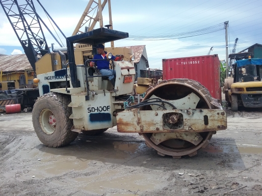 ขาย 565,000 รถบดล้อหนาม INGERSOLL RAND SD100F-B 2 เพลา สั่นสะเทือน เครื่องดี เกียร์แรง เอวแน่น เล่มทะเบียน รถสวยพร้อมใช้เอกสารพร้อมโอน  090-772-3710 090-772-3708