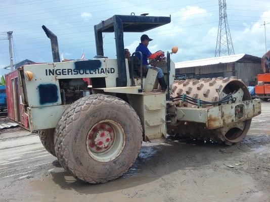 ขาย 565,000 รถบดล้อหนาม INGERSOLL RAND SD100F-B 2 เพลา สั่นสะเทือน เครื่องดี เกียร์แรง เอวแน่น เล่มทะเบียน รถสวยพร้อมใช้เอกสารพร้อมโอน  090-772-3710 090-772-3708