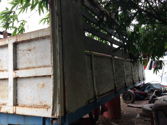 กระบะดั้ม 10ล้อ ยกลงจากHINO