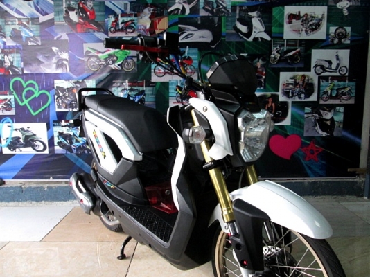 ZOOMER สีขาว สียอดนิยม รถบ้านลงล้อ แต่งสวยตามรูป เครื่องยนต์ 110 ซีซี โปรโมชั่น แถม 3 รายการ