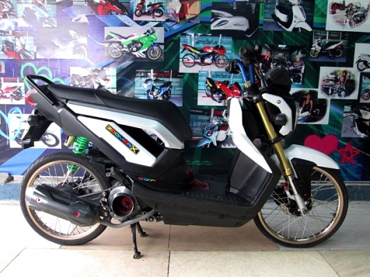 ZOOMER สีขาว สียอดนิยม รถบ้านลงล้อ แต่งสวยตามรูป เครื่องยนต์ 110 ซีซี โปรโมชั่น แถม 3 รายการ