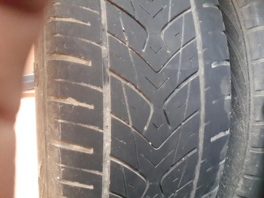 ขาย ล้อ ขอบ 20หก รู ำร้อมยาง ปี 13 สภาพ สวย ล้อ เดิมสีเดิมคับ