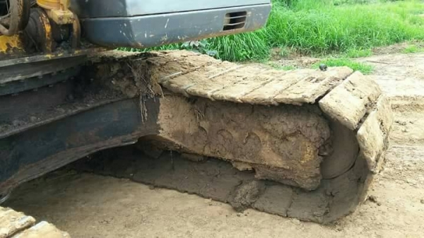 ขายรถขุด แบคโค SK200 มาร์คที เครื่องดี ช่วงล่างดี เอวแน่น ทำงานเร็ว แอร์เย็น เอกสารใบซื้อขาย ราคา620,000 สนใจโทร 090-8588220คุณนะ 093-3258446คุณบิว หรือเข้าดูสินค้าอื่นๆได้ที่ www.narong2truck.com หรือ www.truck.in.th/498 หรือเพจFacebook ณรงค์ ซื้อขายรถมื