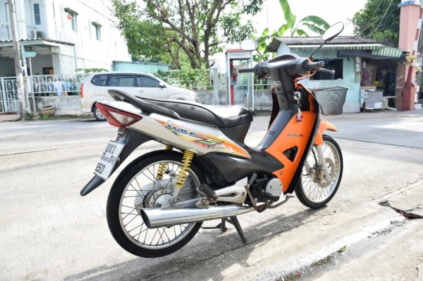 Wave100s u-box รถบ้านแท้ เล่มชุดโอนครบ ภาษีพรบถึงปี60