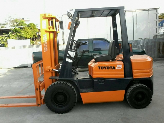 ขอจัดราคาพิเศษให้ครับเครื่องยนต์ดีเซลTOYOTA-5FD25,เกียร์คลัท.เสายกสูง3เมตร.งาสไลด์ซ้ายขวา.ราคา175,000บาทติดต่อ  062-742-5959