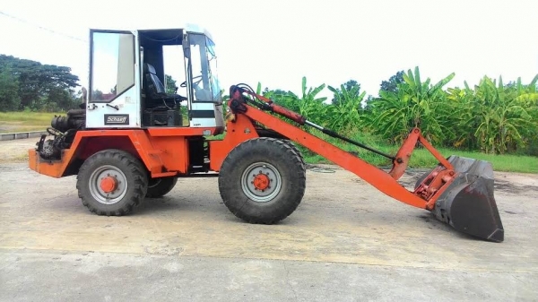 ขายรถตักล้อยาง ยี่ห้อ Schaeff รุ่น SKL851 มือสอง
