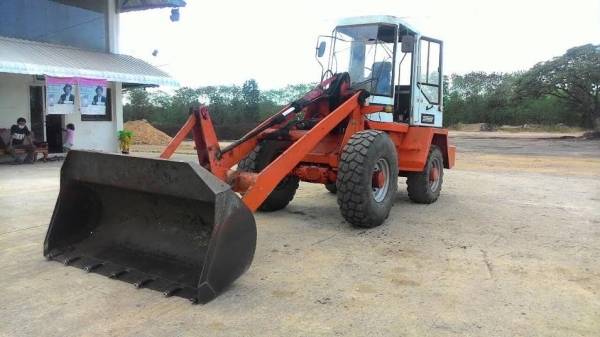 ขายรถตักล้อยาง ยี่ห้อ Schaeff รุ่น SKL851 มือสอง ขายรถตักล้อยาง ยี่ห้อ Schaeff รุ่น SKL851 มือสอง