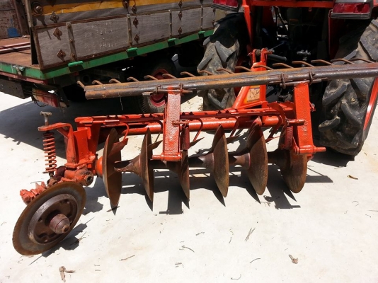 ขายรถไถ KUBOTA L3408DI รถสวยสภาพดี อุปกรณ์ครบ ดันหน้า ผานหลัง โรตารี่ เล่มทะเบียนพร้อมโอน ราคา210,000 สนใจโทร 090-8588220คุณนะ 093-3258446คุณบิว หรือเข้าดูสินค้าอื่นๆได้ที่ www.narong2truck.com หรือ www.truck.in.th/498 หรือเพจFacebook ณรงค์ ซื้อขายรถมือสอ