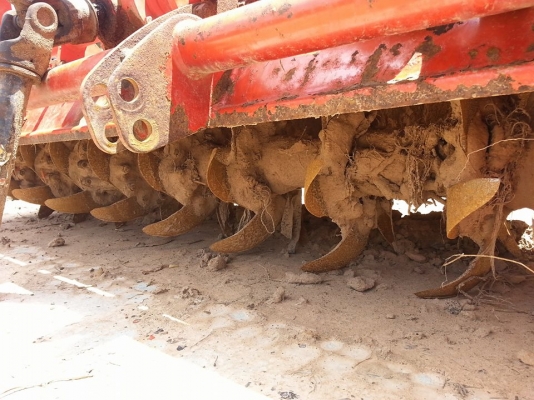 ขายรถไถ KUBOTA L3408DI รถสวยสภาพดี อุปกรณ์ครบ ดันหน้า ผานหลัง โรตารี่ เล่มทะเบียนพร้อมโอน ราคา210,000 สนใจโทร 090-8588220คุณนะ 093-3258446คุณบิว หรือเข้าดูสินค้าอื่นๆได้ที่ www.narong2truck.com หรือ www.truck.in.th/498 หรือเพจFacebook ณรงค์ ซื้อขายรถมือสอ