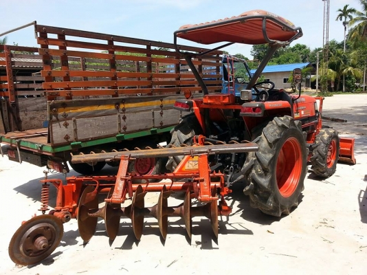 ขายรถไถ KUBOTA L3408DI รถสวยสภาพดี อุปกรณ์ครบ ดันหน้า ผานหลัง โรตารี่ เล่มทะเบียนพร้อมโอน ราคา210,000 สนใจโทร 090-8588220คุณนะ 093-3258446คุณบิว หรือเข้าดูสินค้าอื่นๆได้ที่ www.narong2truck.com หรือ www.truck.in.th/498 หรือเพจFacebook ณรงค์ ซื้อขายรถมือสอ