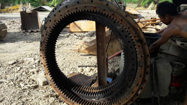 ขายเอวสวิงรถขุด KOBELCO SK 120 ของเก่านอก ราคา 22,000 บาท