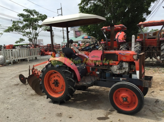 รถไถนั่งขับเอนกประสงค์ KUBOTA KRT140 มือสอง
