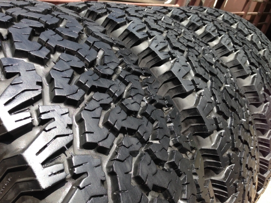 ยาง All BF Goodrich 265 70 16 ดอกเต็มติดหนวด ใช้ยาว ราคาไม่แพง ยาง All BF Goodrich 265 70 16 ดอกเต็มติดหนวด ใช้ยาว ราคาไม่แพง