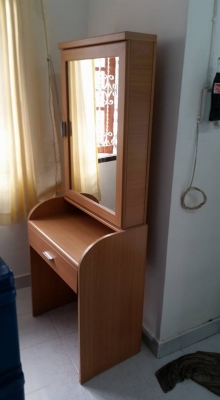 ขายเฟอร์นิเจอร์ในบ้านครับโต๊ะเครื่องแป้งโต๊ะวางทีวี