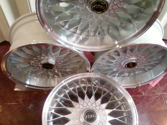 ART ON RIALขอบ 17 ของใหม่ 5 รู 112 BENZ และ 5 รู 120 BMW   กว้าง 7,5 นิ้วใหม่แกะกล่องEของ GERMANY ET 13