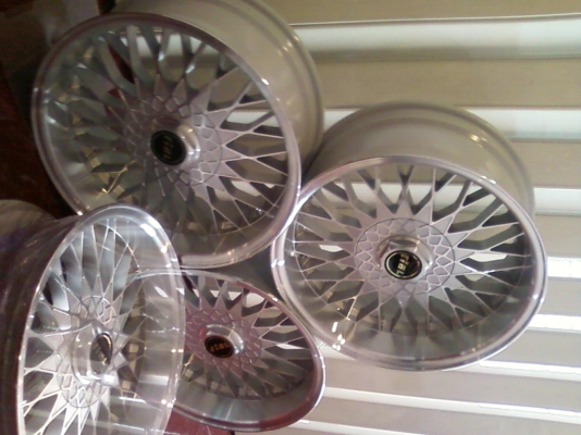 ART ON RIALขอบ 17 ของใหม่ 5 รู 112 BENZ และ 5 รู 120 BMW   กว้าง 7,5 นิ้วใหม่แกะกล่องEของ GERMANY ET 13