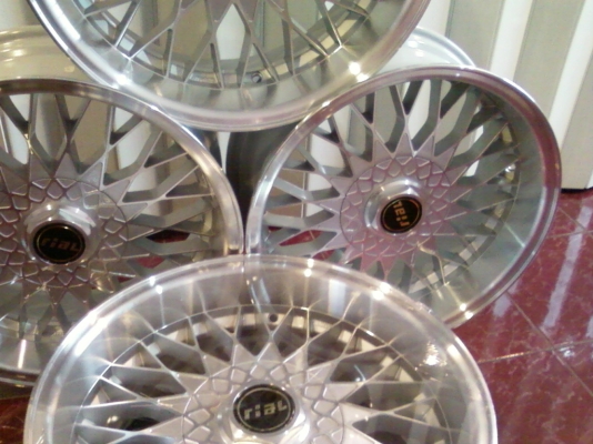 ART ON RIALขอบ 17 ของใหม่ 5 รู 112 BENZ และ 5 รู 120 BMW   กว้าง 7,5 นิ้วใหม่แกะกล่องEของ GERMANY ET 13