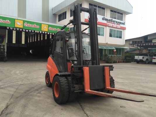 ขายโฟล์คลิฟท์ LINDE 5ตัน เสายกได้สูง4เมตร เครื่องยนต์ดีเซล งาซไลด์ซ้ายขวาได้ สนใจติดต่อ บริษัท ชัยเสรียานยนต์ จำกัด ติดต่อโดยตรงที่ 086-0801238 ทางบริษัทมีบริการเช่าเครื่องจักร รายวัน/รายเดือน ซ่อมบำรุงเครื่องจักร/รถบรรทุก ใกล้นิคมอุตสาหกรรมเกตุเวย์