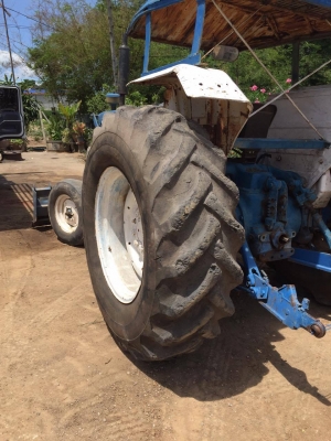 รถไถฟอร์ด 77