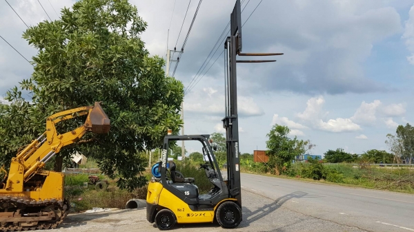 ขายด่วนรถยกK0MATSUFG15T21ยก1.5ตันยกสูง4เมตรยางตัน4เส้นรถนอกเพิ่งนำเข้ามาใหม่ยังไม่เคยใช้งานในเมืองไทยเลย