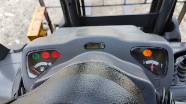 ขายด่วนรถยกK0MATSUFG15T21ยก1.5ตันยกสูง4เมตรยางตัน4เส้นรถนอกเพิ่งนำเข้ามาใหม่ยังไม่เคยใช้งานในเมืองไทยเลย