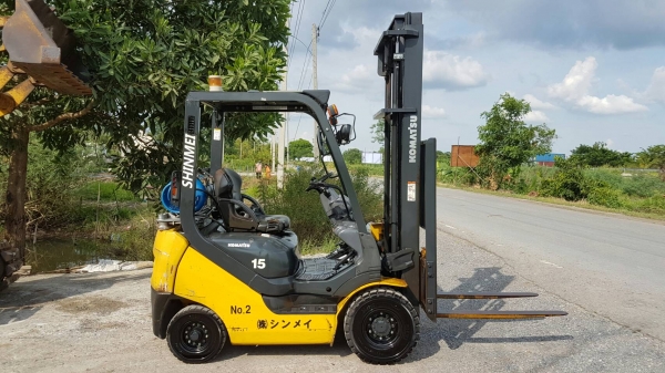 ขายด่วนรถยกK0MATSUFG15T21ยก1.5ตันยกสูง4เมตรยางตัน4เส้นรถนอกเพิ่งนำเข้ามาใหม่ยังไม่เคยใช้งานในเมืองไทยเลย