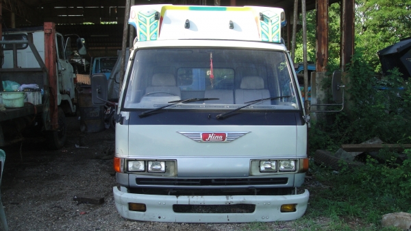 หัว HINO FC ฃุปเปอร์เสี่ย สภาพสวยเดิมๆของครบ กันชน กรอง คันเกียร์ ขาหน้า-หลัง ตู้แอร์ บังโคลน ยกใส่ได้เลย พร้อมใช้ ราคาถูก