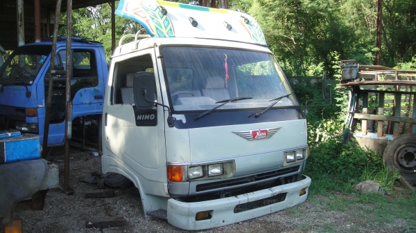 หัว HINO FC ฃุปเปอร์เสี่ย สภาพสวยเดิมๆของครบ กันชน กรอง คันเกียร์ ขาหน้า-หลัง ตู้แอร์ บังโคลน ยกใส่ได้เลย พร้อมใช้ ราคาถูก