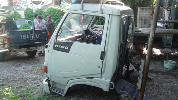 หัว HINO FC ฃุปเปอร์เสี่ย สภาพสวยเดิมๆของครบ กันชน กรอง คันเกียร์ ขาหน้า-หลัง ตู้แอร์ บังโคลน ยกใส่ได้เลย พร้อมใช้ ราคาถูก