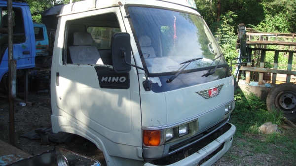 หัว HINO FC ฃุปเปอร์เสี่ย สภาพสวยเดิมๆของครบ กันชน กรอง คันเกียร์ ขาหน้า-หลัง ตู้แอร์ บังโคลน ยกใส่ได้เลย พร้อมใช้ ราคาถูก